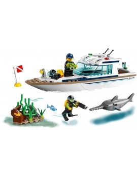 lego-60221-diving-yacht